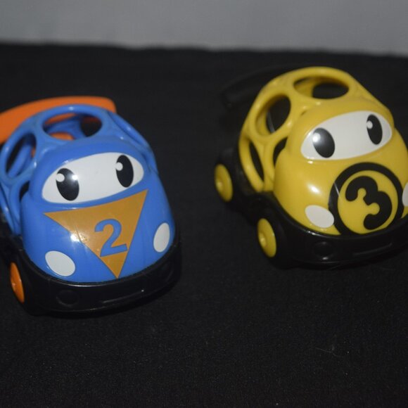 Bright Starts Go Grippers Push Vehicles Race 2 pc set 6-36 months - Picture 1 of 9